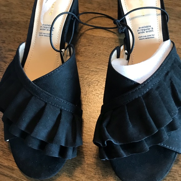 liz claiborne black sandals